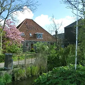 Couette-café Voorhuis En Chalet Klein Waterland, Amsterdam