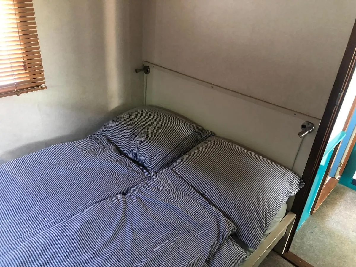 Floating B&B Amsterdam 0*,