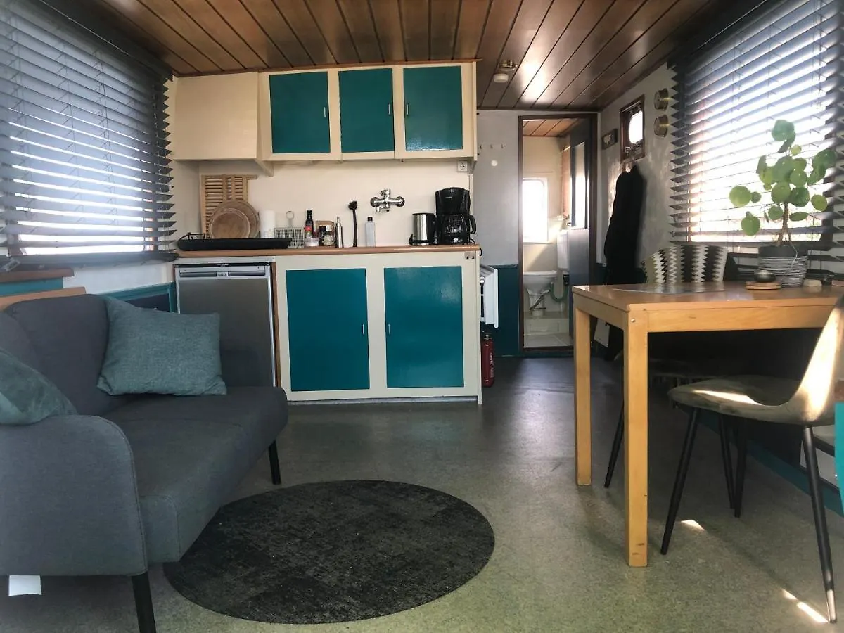 Floating B&B Amsterdam Bed & Breakfast