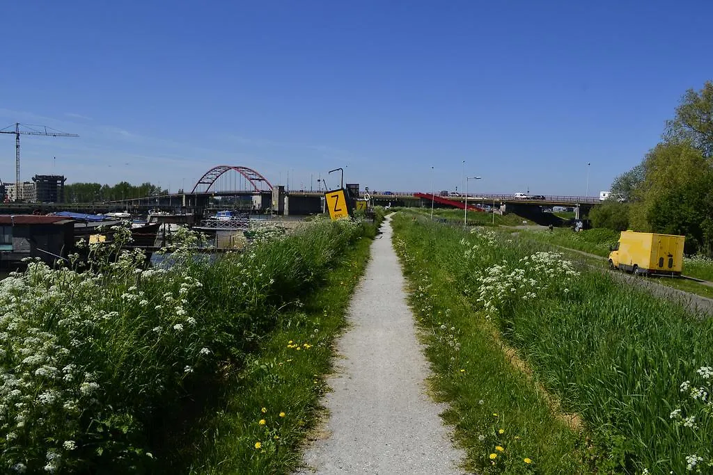 Floating B&B Amsterdam